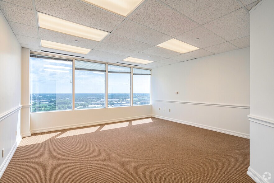 More Photos Of 363 N Sam Houston Pky E, Houston Office For Lease