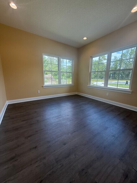 More Photos Of 100 Roberts Village Ct, Fruit Cove Unknown For Lease