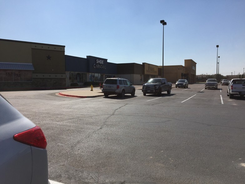 More Photos Of 2511-2617 W Loop 250 N, Midland Freestanding For Lease