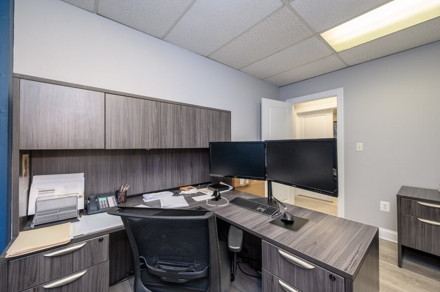 More Photos Of 727 Raritan Rd, Clark Office For Lease