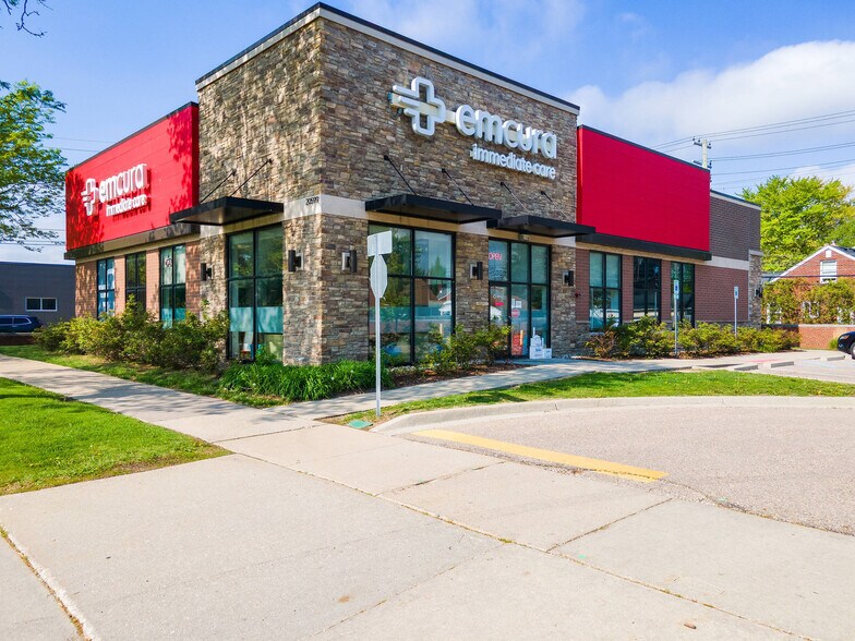 Primary Photo Of 20559 Mack Ave, Grosse Pointe Woods Healthcare For Sale