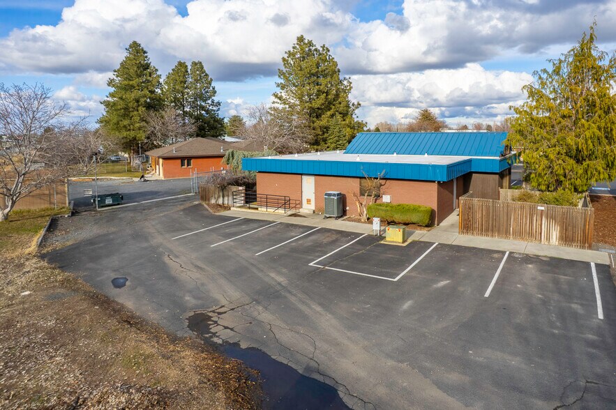 More Photos Of 1336 E Hunter Pl, Moses Lake Office For Sale