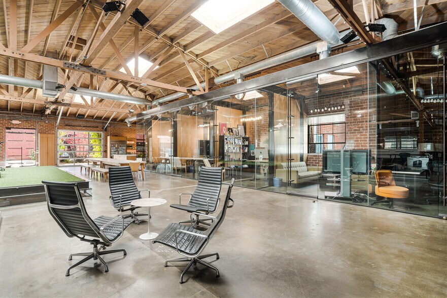 More Photos Of 2210 Broadway, Santa Monica Loft Creative Space For Lease