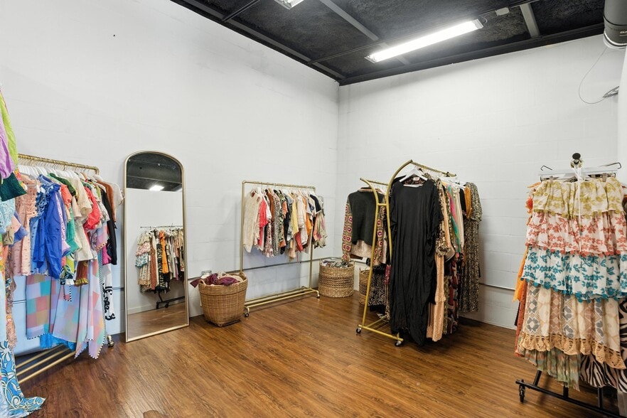 More Photos Of 30 Mango St, Englewood Office For Sale