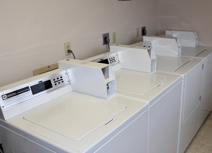 More Photos Of 1513 S Smittys Blvd, Ritzville Hotel For Sale