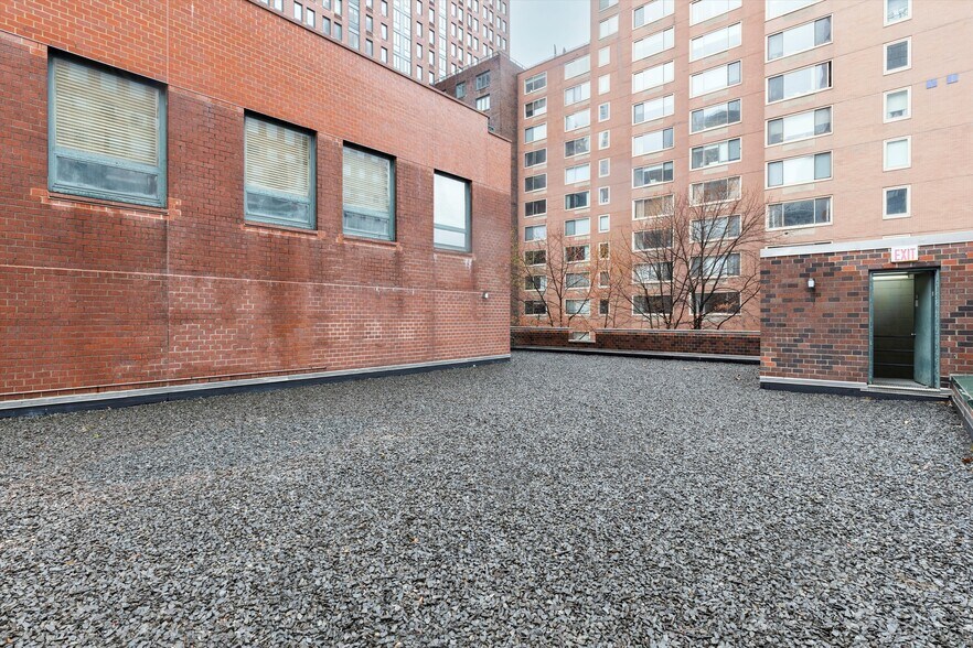 More Photos Of 250 Albany St, New York Multifamily For Sale