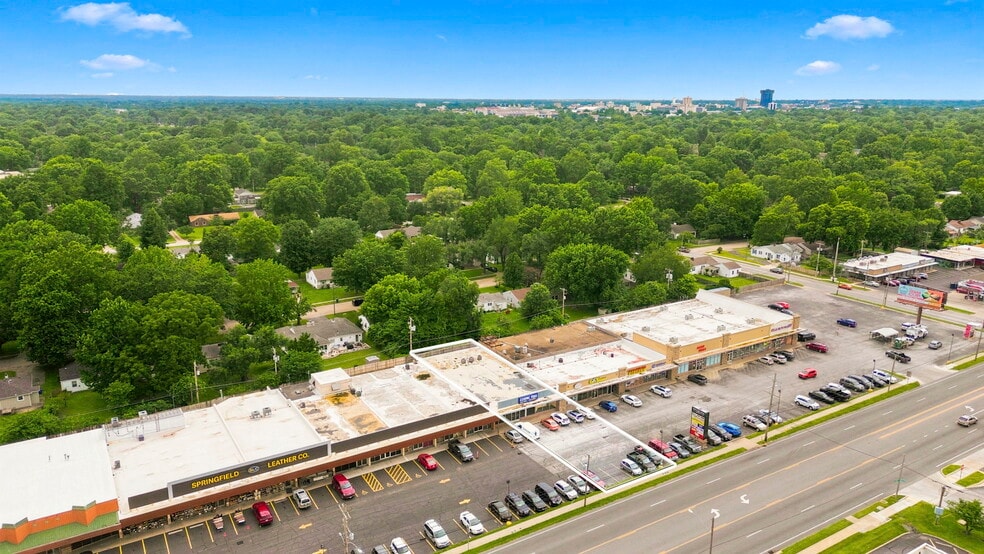 More Photos Of 1445 S Glenstone Ave, Springfield General Retail For Lease