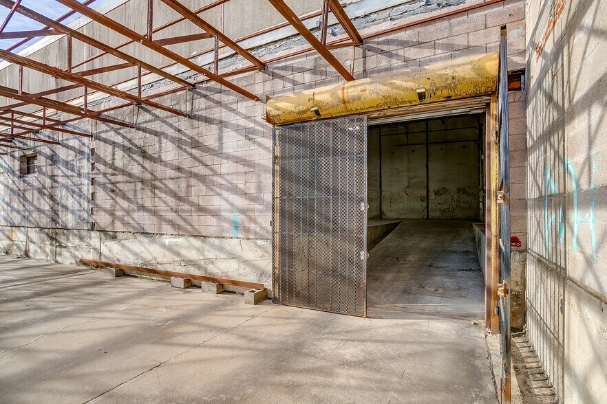 More Photos Of 1008 E 11th St, Fort Worth Warehouse For Lease