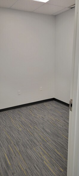 More Photos Of 120 Lambert Lind Hwy, Warwick Storefront Retail Office For Lease