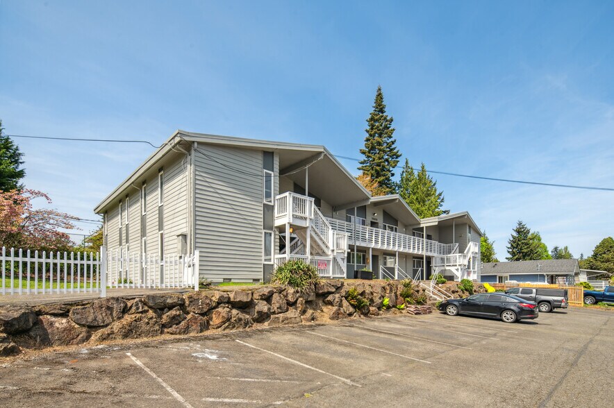 More Photos Of 15455 10th Ave SW, Burien Apartments For Sale