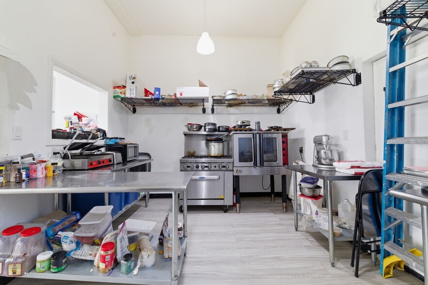 More Photos Of 1219 Merchant St, Ambridge Flex For Sale