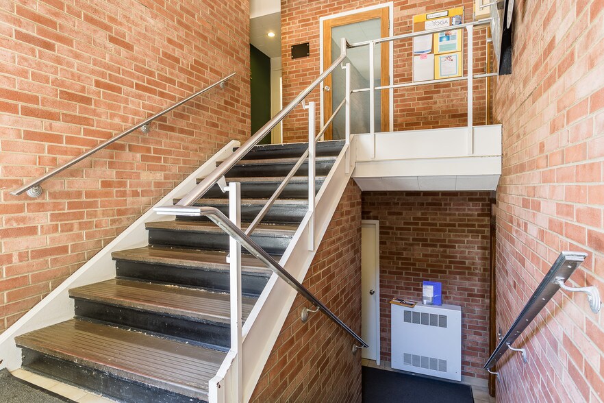 More Photos Of 1840 Zollinger Rd, Upper Arlington Loft Creative Space For Lease