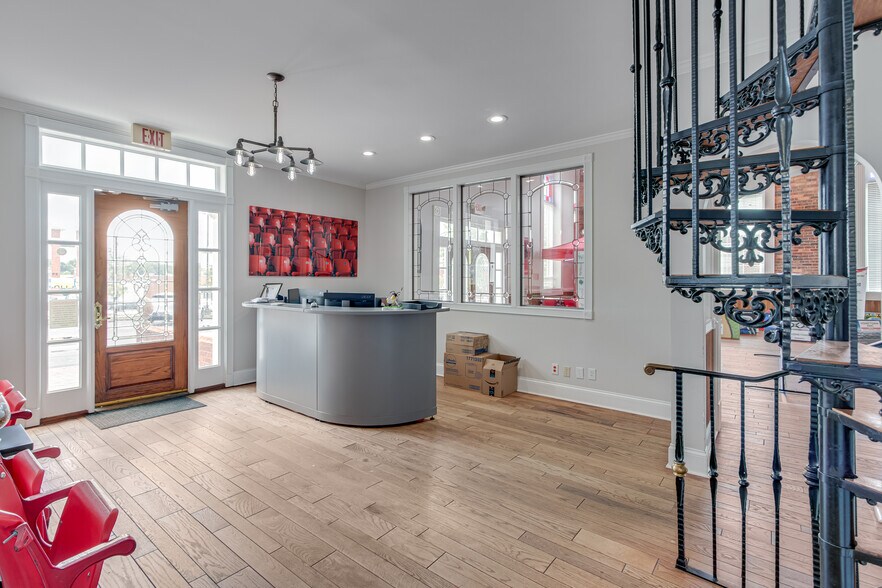 More Photos Of 55 Scott St, Buford Office For Lease