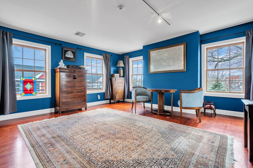 More Photos Of 137 Stockton St, Hightstown Flex For Sale