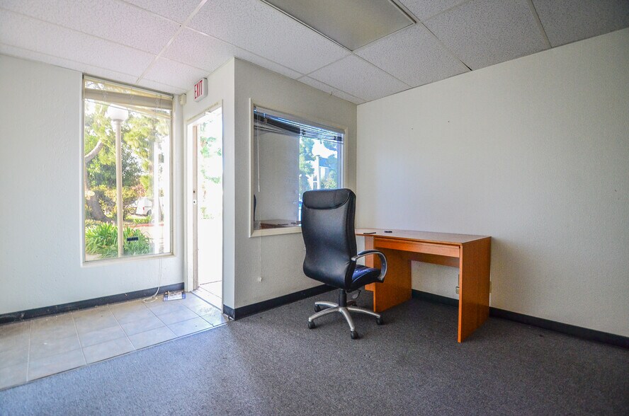 More Photos Of 1800 E Garry Ave, Santa Ana Office For Sale