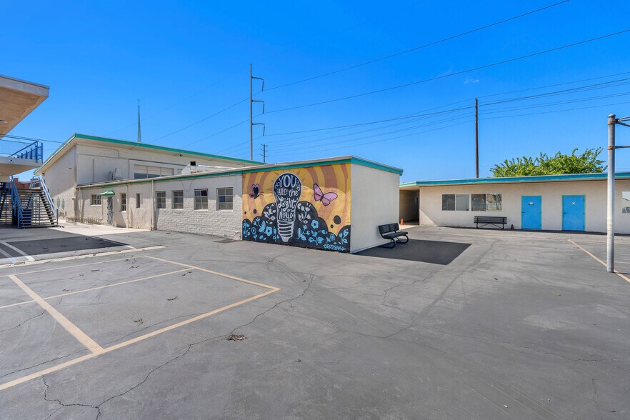 More Photos Of 4755 130th st, Hawthorne Schools For Lease