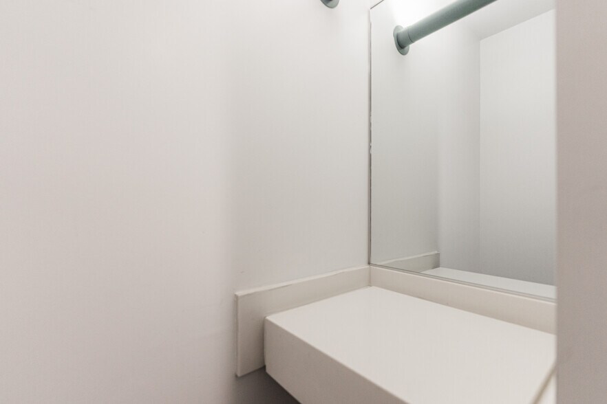 More Photos Of 290 Springfield Dr, Bloomingdale Medical For Lease