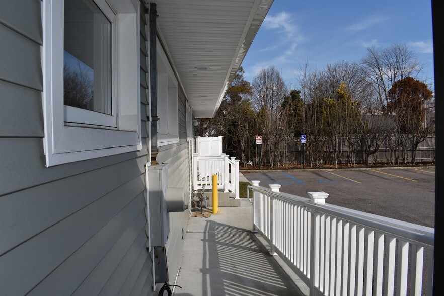 More Photos Of 760 Wellwood Ave, Lindenhurst Office For Sale
