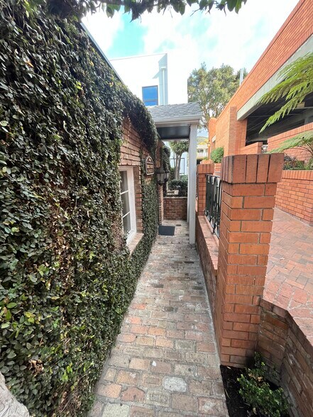 More Photos Of 265 Laguna Ave, Laguna Beach Medical For Lease