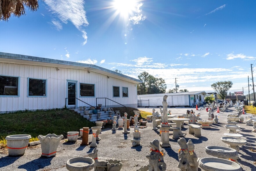 More Photos Of 1350 Ponce De Leon Blvd, Brooksville Warehouse For Sale