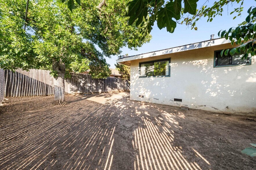 More Photos Of 5743 Woodleigh Dr, Carmichael Multifamily For Sale