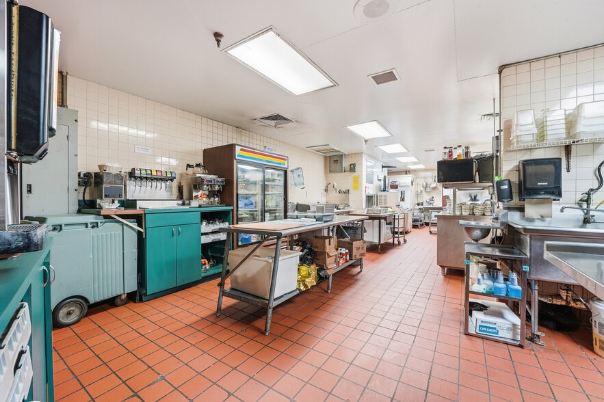 More Photos Of 2305 Wilmington Rd, New Castle Restaurant For Sale