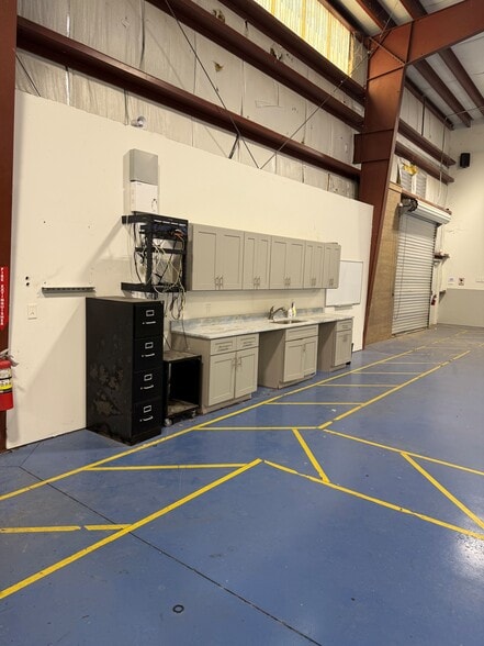 More Photos Of 5 Enterprise Ln, Hilton Head Island Warehouse For Lease