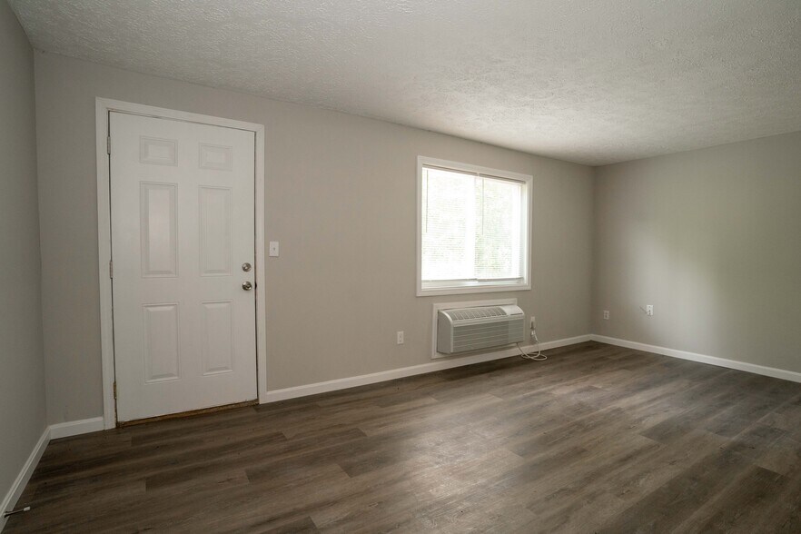 More Photos Of 412 Woodcreek Dr, Radcliff Apartments For Sale