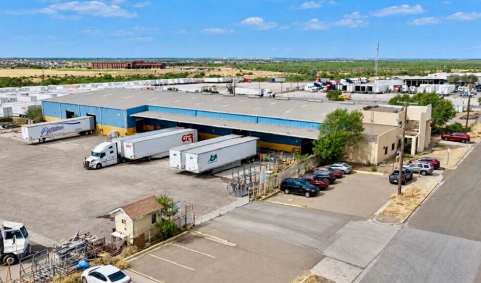 More Photos Of 705 Enterprise St, Laredo Distribution For Sale
