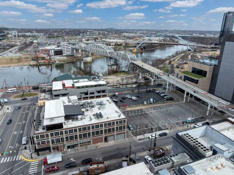 More Photos Of 111 Broadway, Nashville General Retail For Lease
