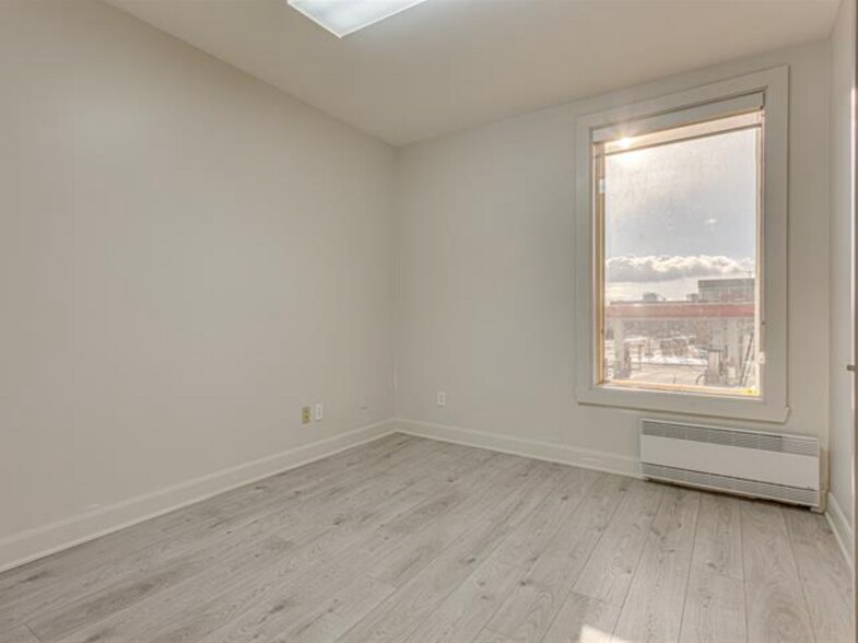 More Photos Of 95-97 Saint-Sylvestre Rue, Longueuil Storefront Retail Residential For Sale