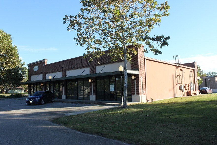 More Photos Of 30525 1st St, Fulshear Storefront For Lease