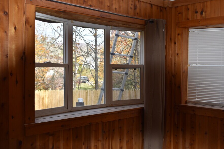 More Photos Of , Tannersville General Retail For Sale