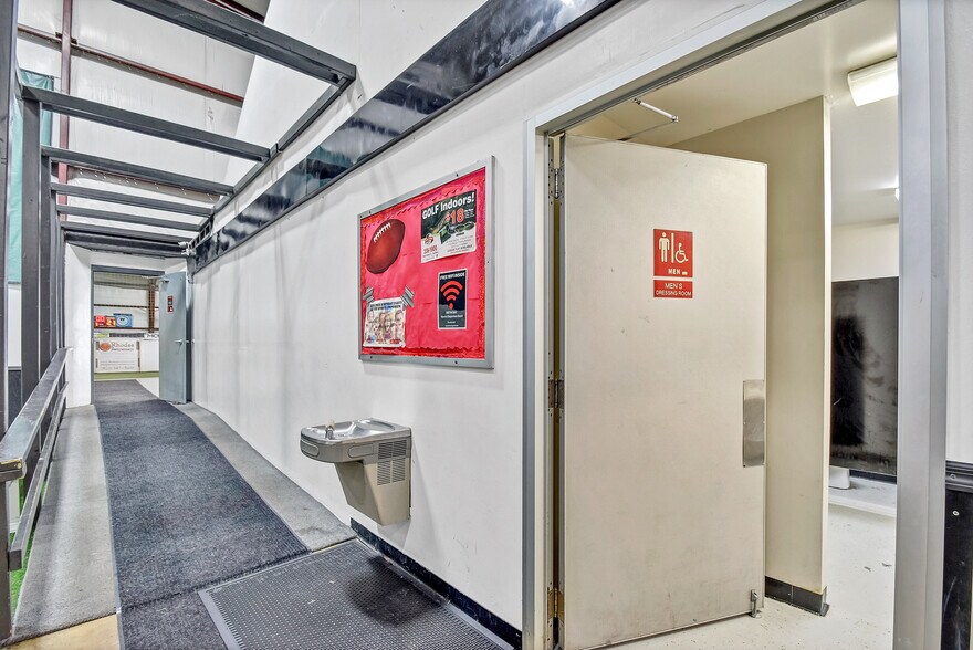 More Photos Of 1856 Nimitz Dr, De Pere Distribution For Lease