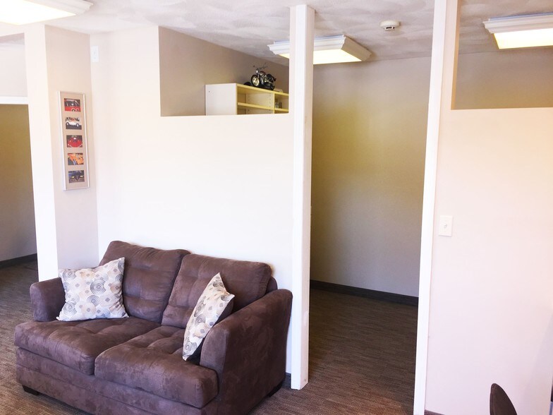 More Photos Of 227 Maple St, Middleton Office For Lease