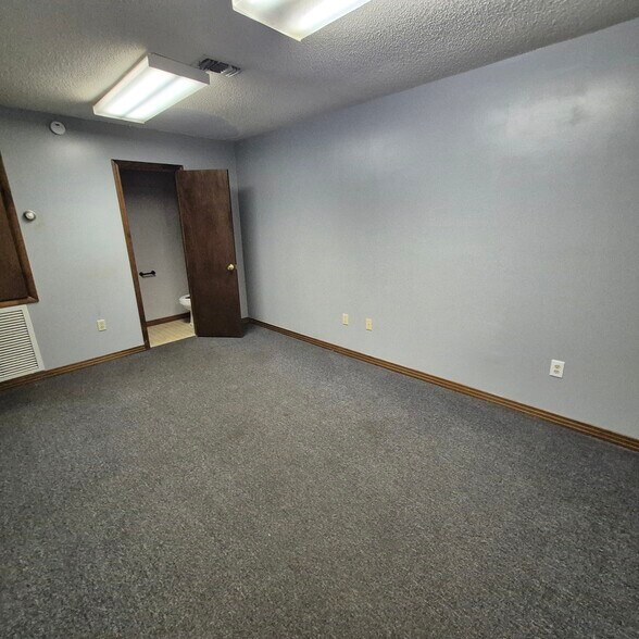 More Photos Of 21 Hines St, Monroeville Office For Sale