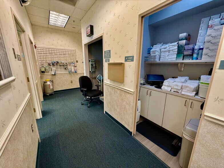 More Photos Of 1725 Western Ave, Findlay Medical For Sale