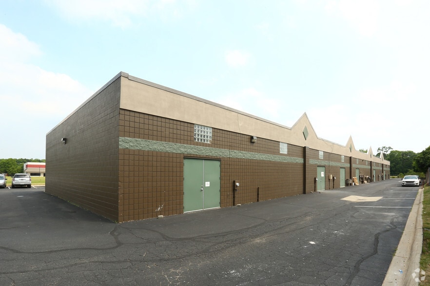 More Photos Of 10489 Grand River Rd, Brighton Flex For Lease