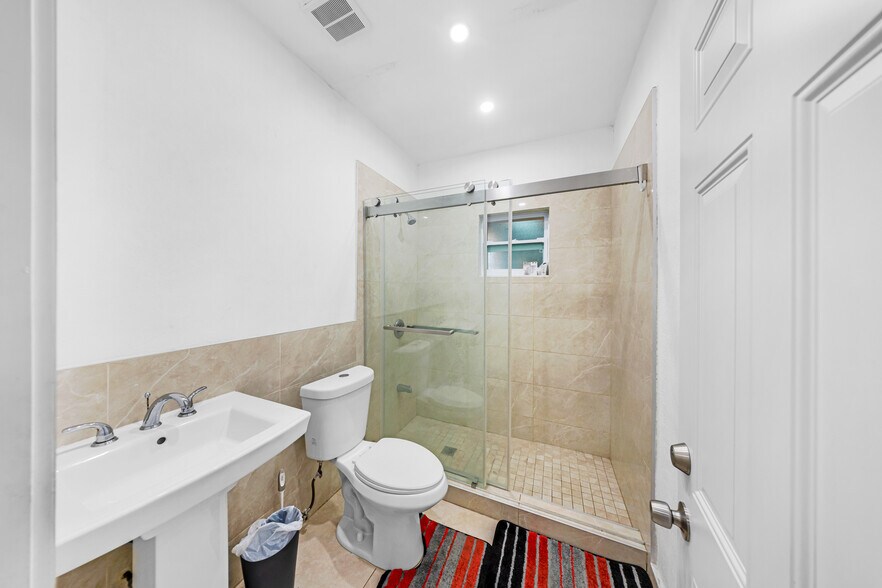 More Photos Of 193 NW 58th St, Miami Apartments For Sale