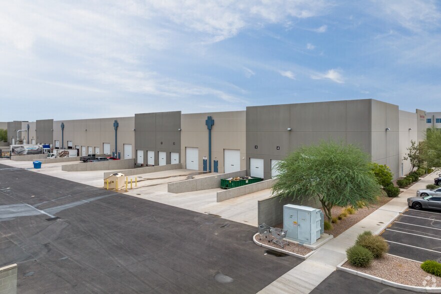 More Photos Of 340 E Germann Rd, Gilbert Warehouse For Lease