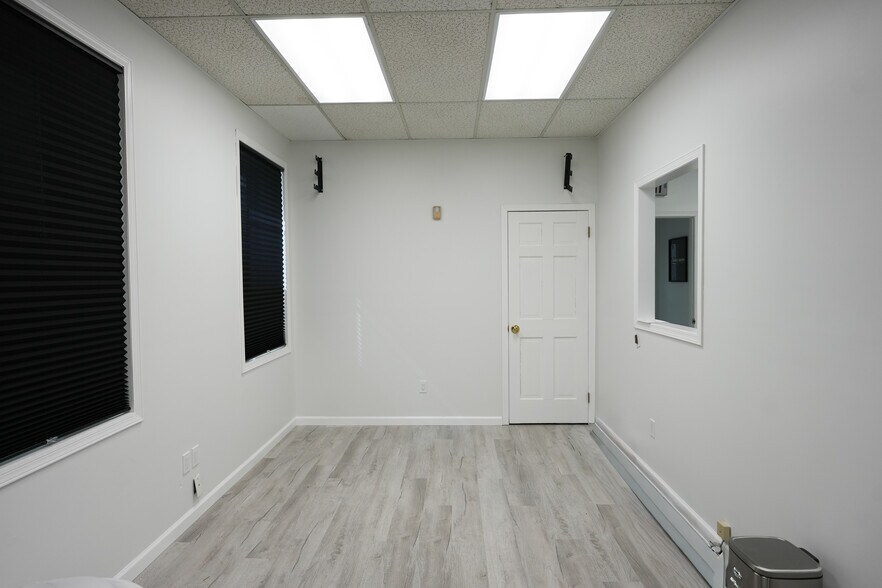 More Photos Of 38 Church St, Patchogue Loft Creative Space For Lease