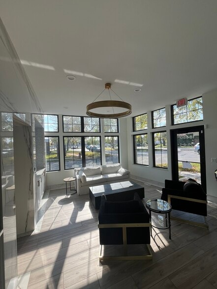 More Photos Of 18450 Mack Ave, Grosse Pointe Freestanding For Lease