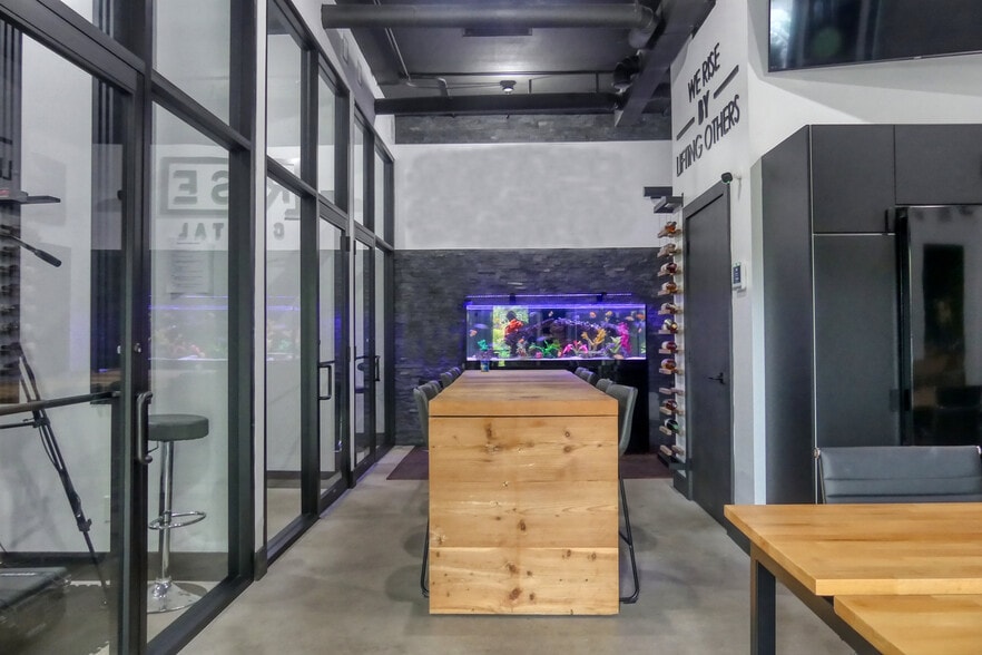 More Photos Of 255 Highway 97, Forest Lake Storefront For Sale