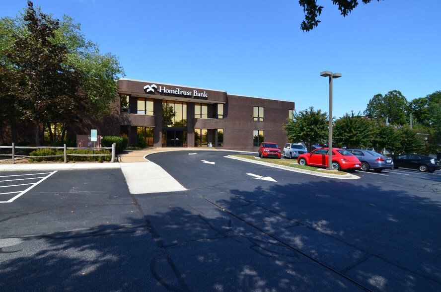 More Photos Of 228 6th Ave E, Hendersonville Bank For Lease