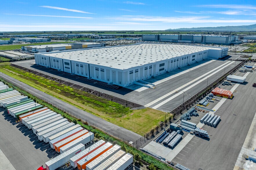 More Photos Of 1269 E Grant Line Rd, Tracy Distribution For Lease