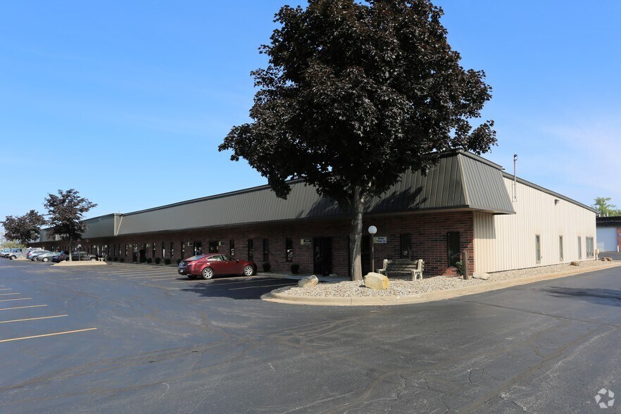 More Photos Of 6751 Engle Rd, Middleburg Heights Unknown For Lease