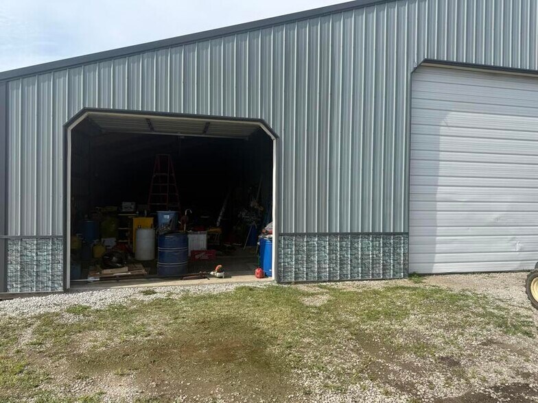 More Photos Of 20863 Highway 20, Marshall Specialty For Sale