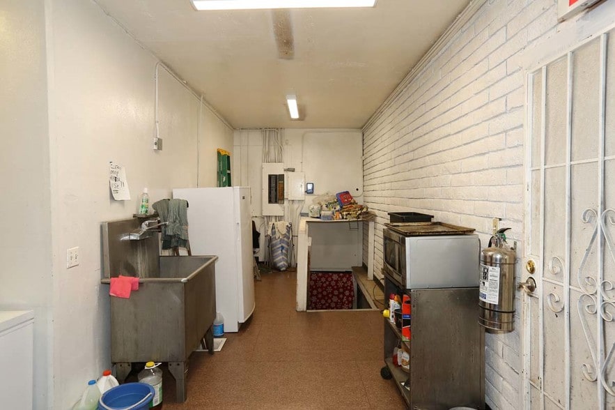 More Photos Of 7783 W Ralls Dr, Strawberry Restaurant For Sale