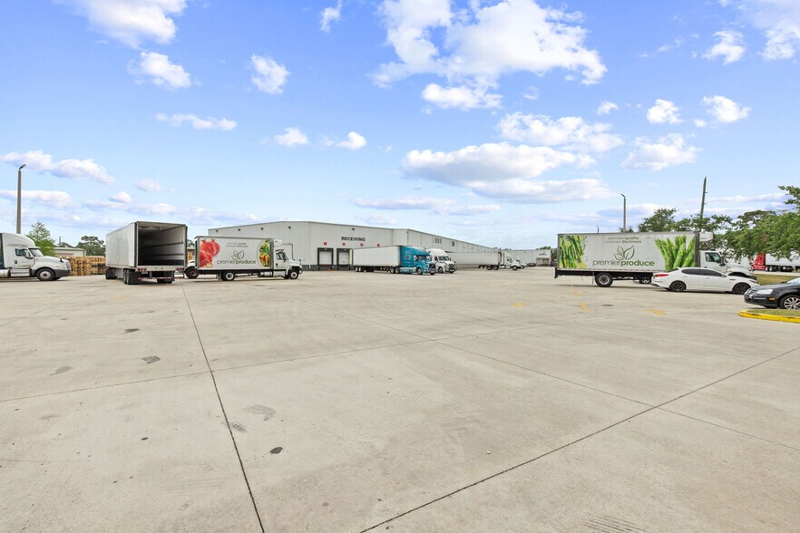 More Photos Of 7856 Ellis Rd, Melbourne Refrigeration Cold Storage For Lease