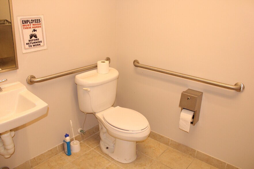 More Photos Of 12960 Commerce Lakes Dr, Fort Myers Warehouse For Sale